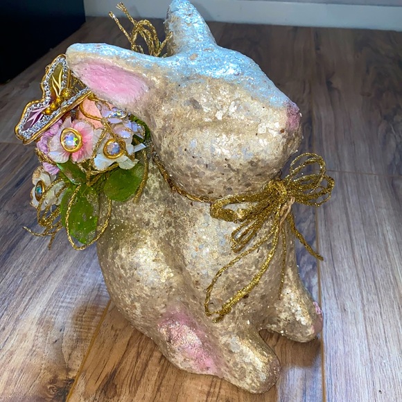 Other - Elegant Gold Easter Bunny Decor